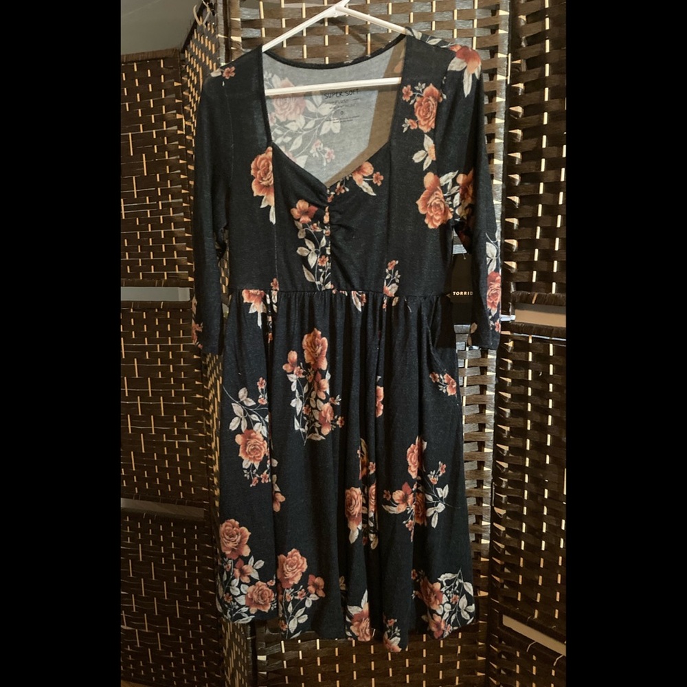 NWT Torrid Black and Floral Supersoft 3/4 sleeve Dress